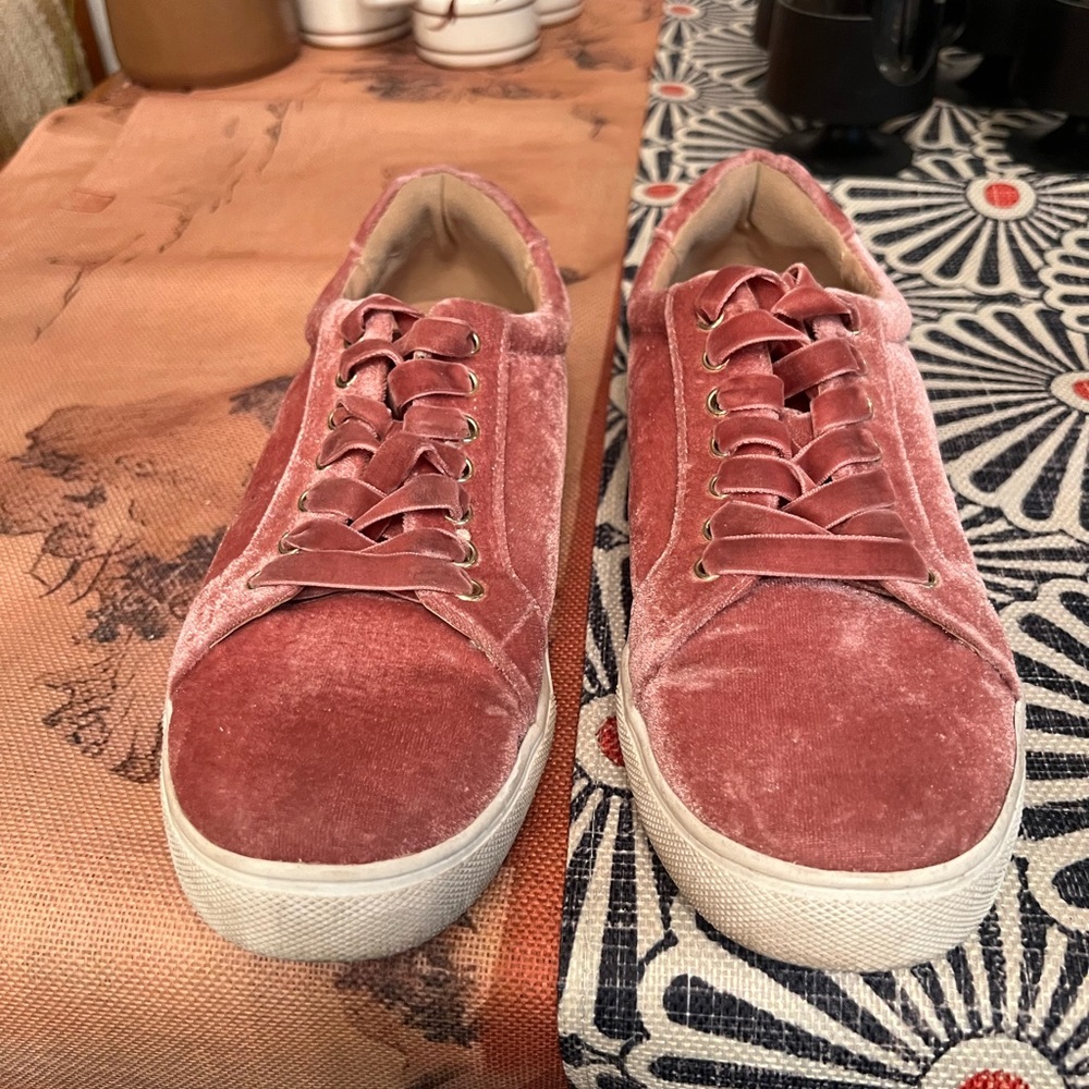 Source Unknown Pink Velvet Sneakers